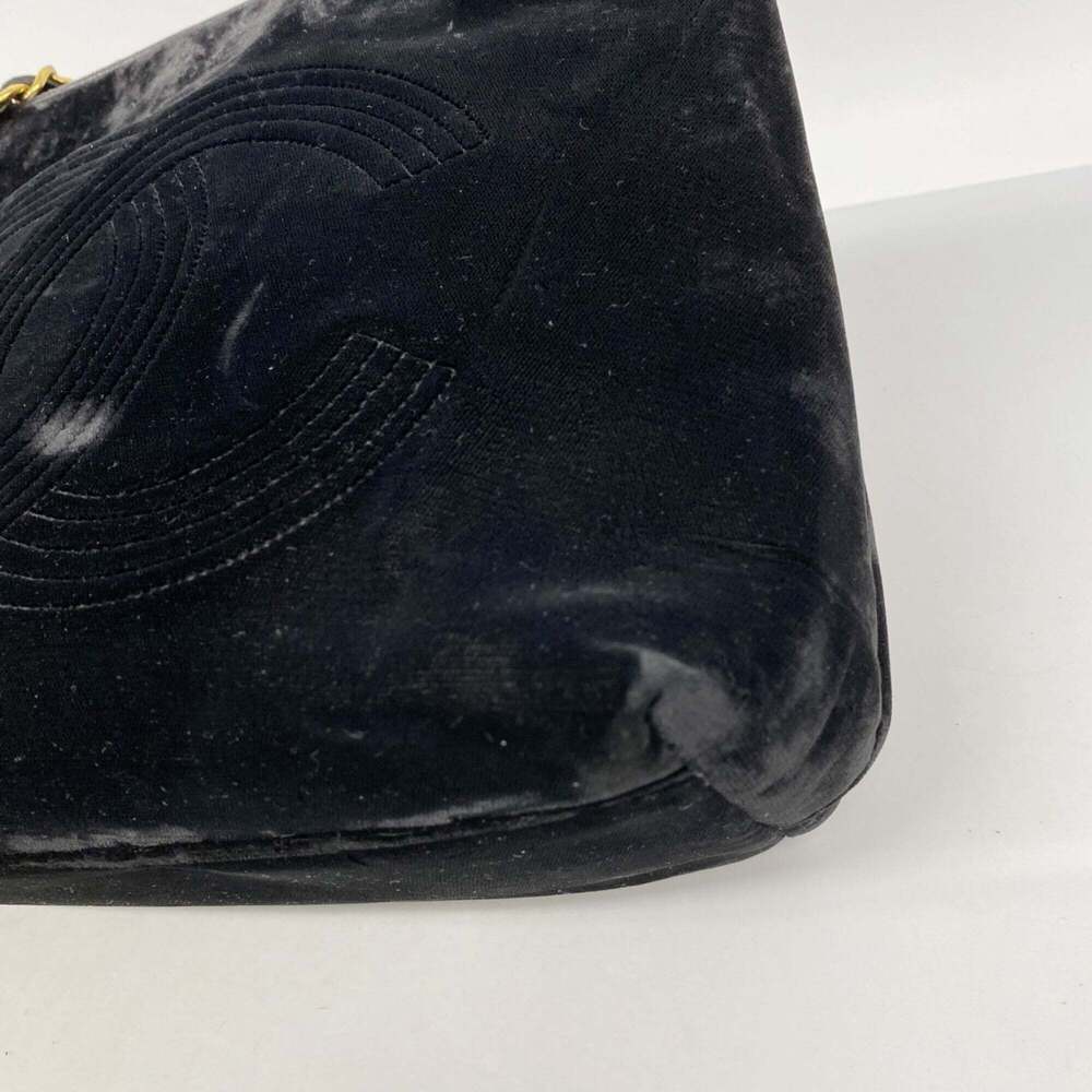 CHANEL Black Shoulder Bag - Picture 10 of 13